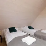 Z Ogrodem W Strzezenicach By Renters *